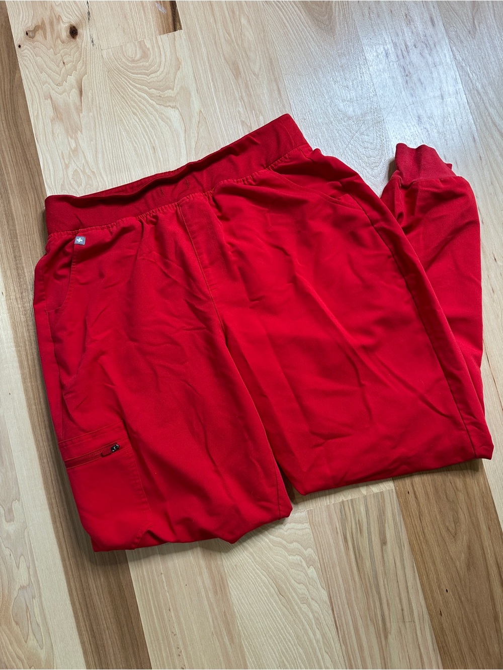 Figs Winning Red Jogger Zamora Scrub Pants Women’s size Large Tall